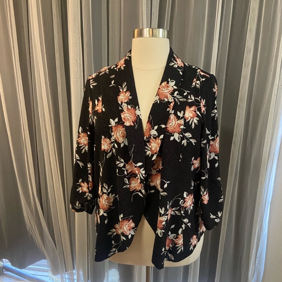 Torrid size 3 knit crepe drape blazer - Picture 6 of 10